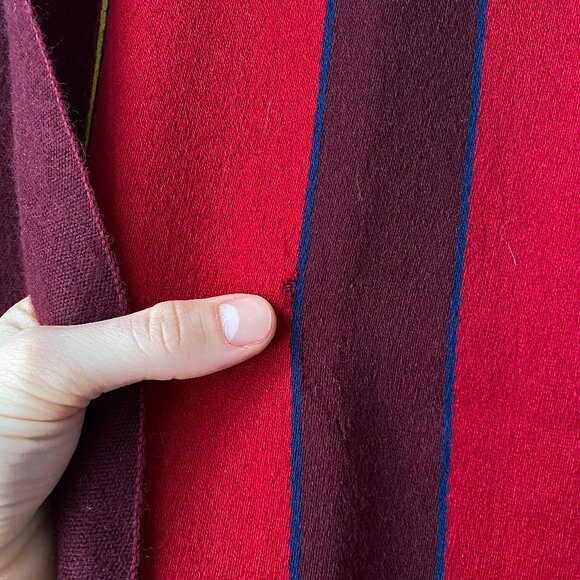 ❄️Vintage Burgundy Red & Yellow 100% Wool Striped Fringed Gryffindor Like Scarf - Picture 2 of 5